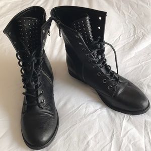 EUC black combat boots!
